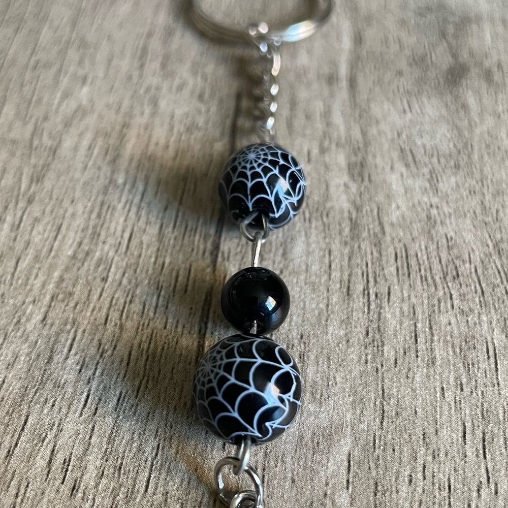 Spider Keychain - Picture 3 of 5